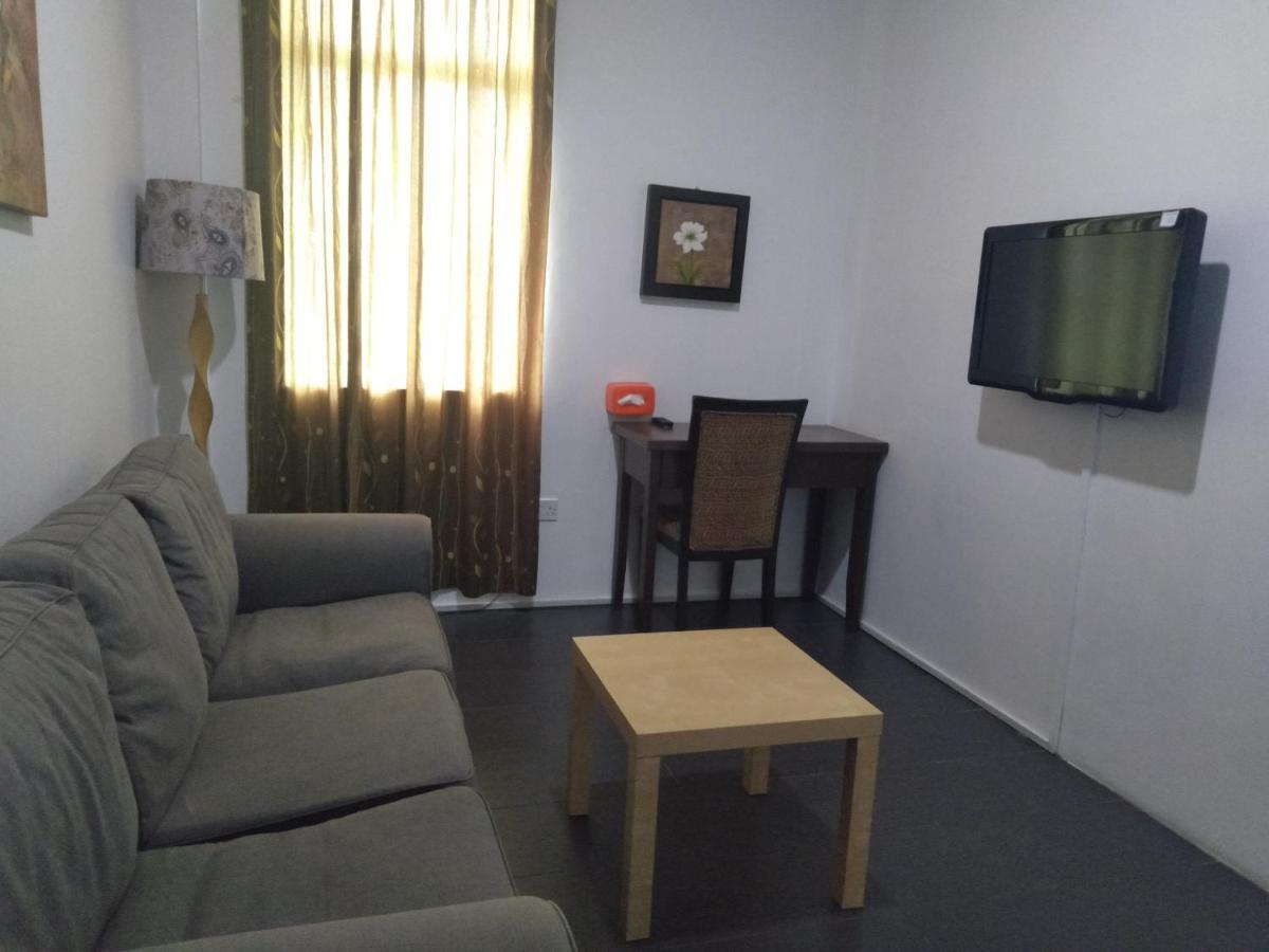 Ginasuite Kompleks27 Hotel Бандар Сери Бегаван Екстериор снимка