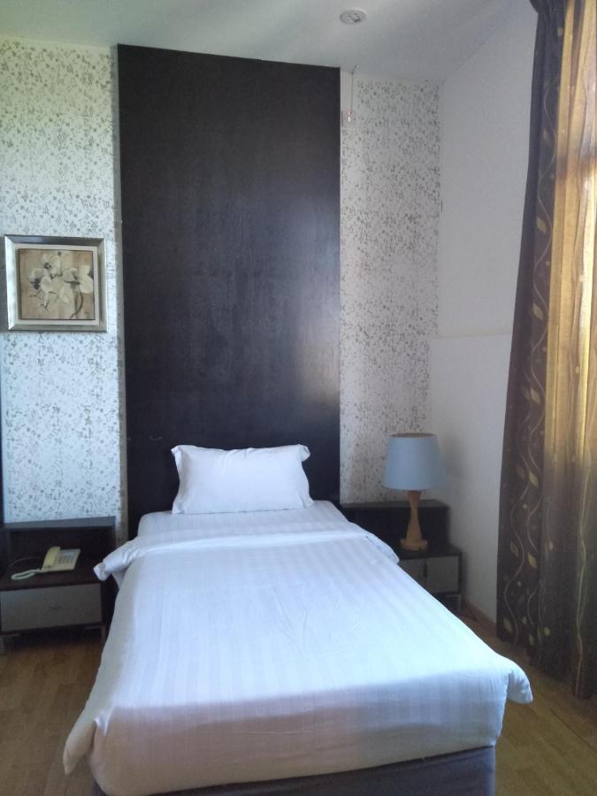 Ginasuite Kompleks27 Hotel Бандар Сери Бегаван Екстериор снимка