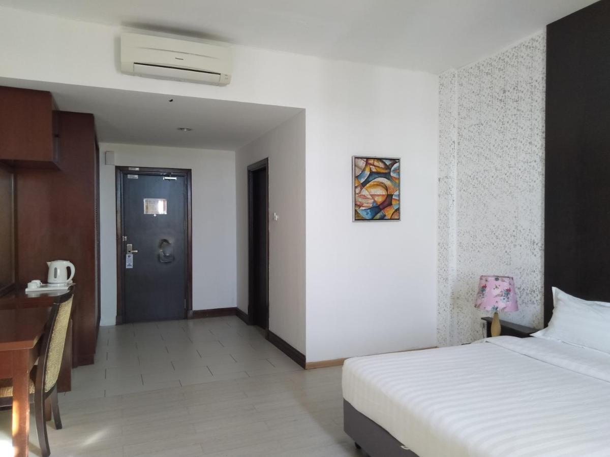 Ginasuite Kompleks27 Hotel Бандар Сери Бегаван Екстериор снимка