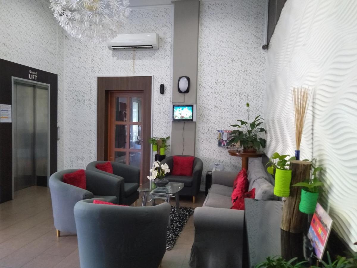 Ginasuite Kompleks27 Hotel Бандар Сери Бегаван Екстериор снимка