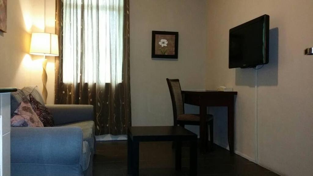 Ginasuite Kompleks27 Hotel Бандар Сери Бегаван Екстериор снимка