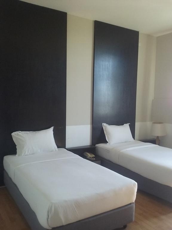 Ginasuite Kompleks27 Hotel Бандар Сери Бегаван Екстериор снимка
