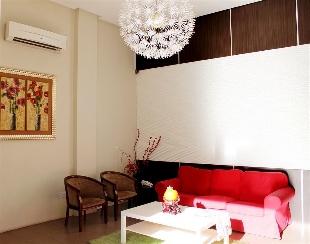 Ginasuite Kompleks27 Hotel Бандар Сери Бегаван Екстериор снимка