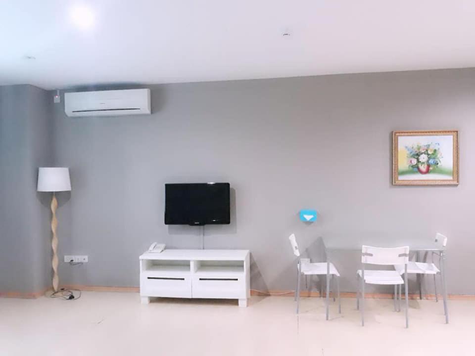 Ginasuite Kompleks27 Hotel Бандар Сери Бегаван Екстериор снимка